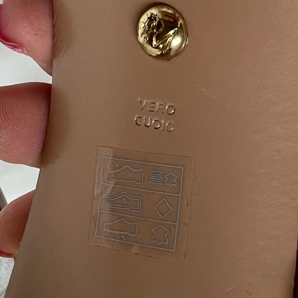 Pelle Moda Karisa High Heel in Silver Size 11 Women’s NEW Heels T-Strap Sparkly - Picture 9 of 13